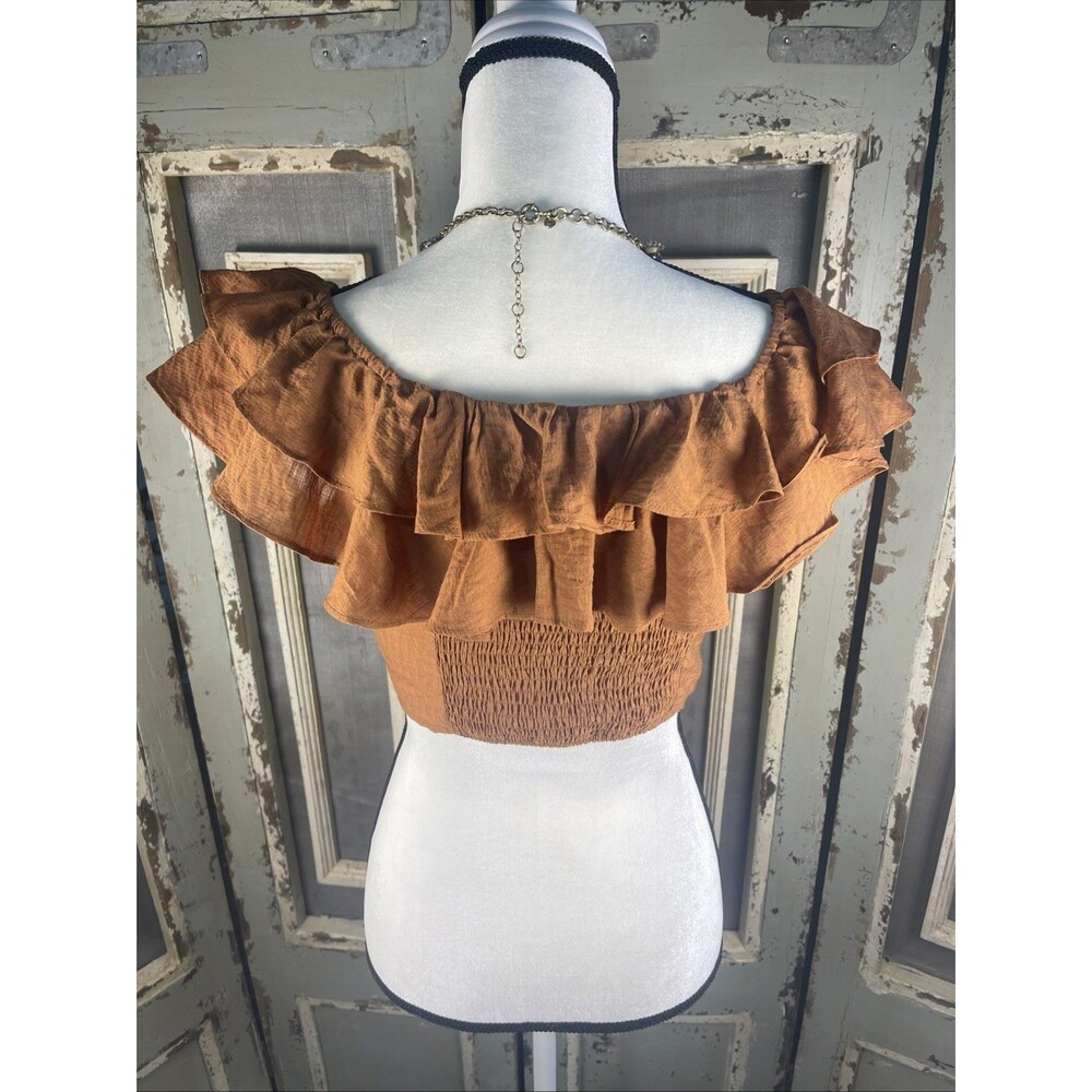 Sage The Label Ruffled Off The Shoulder Button Front Crop Top - Picture 4 of 10
